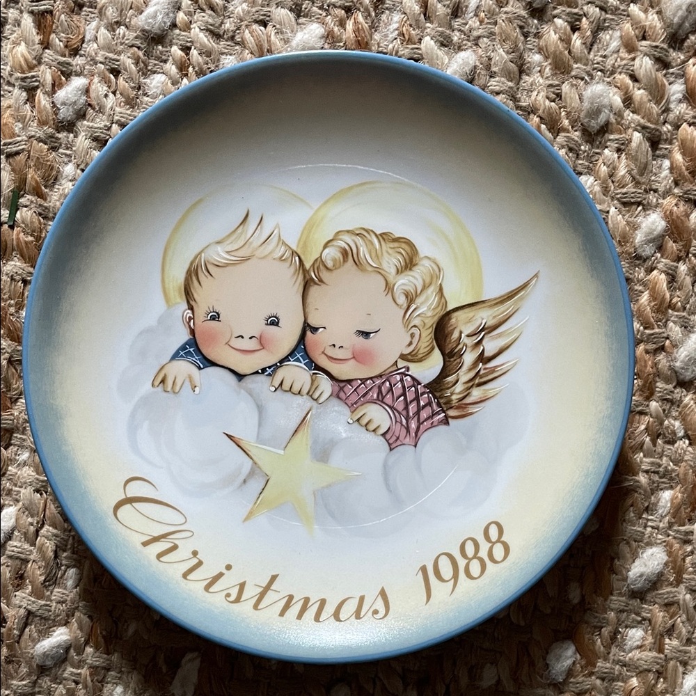 Hummel-Christmas 1988 Decorative Plate
